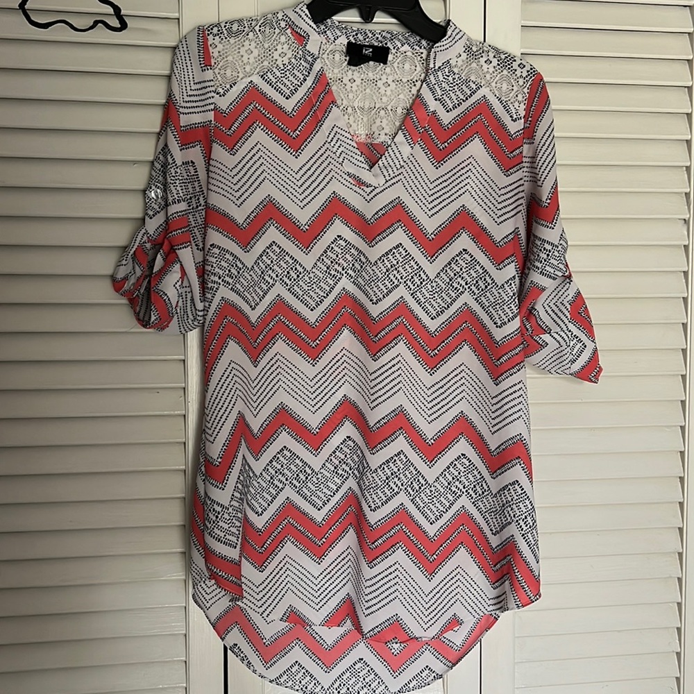Beautiful V-Neck IZ Byer Women's Top
